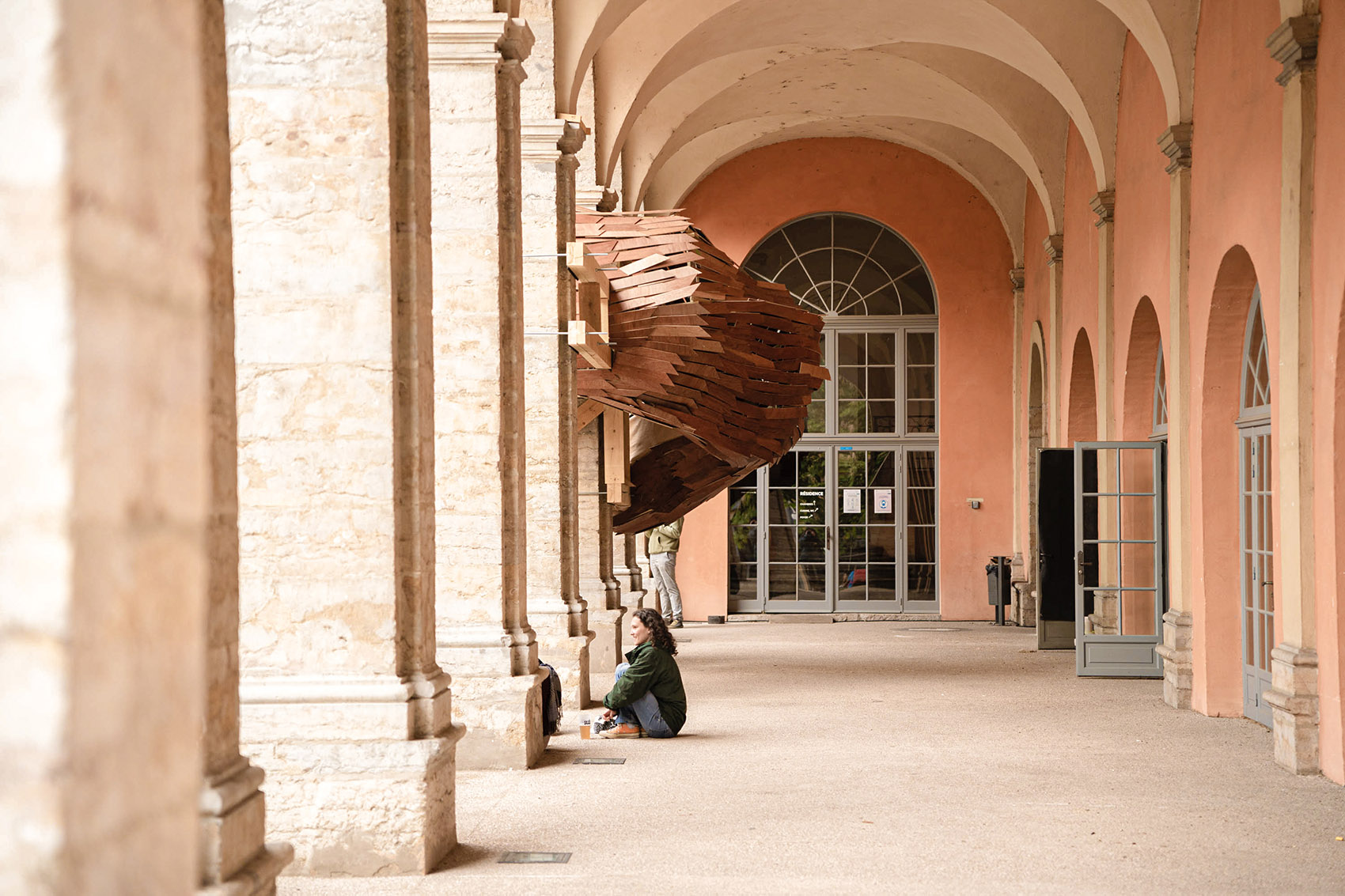 Le Kraken Installation by UV LAB