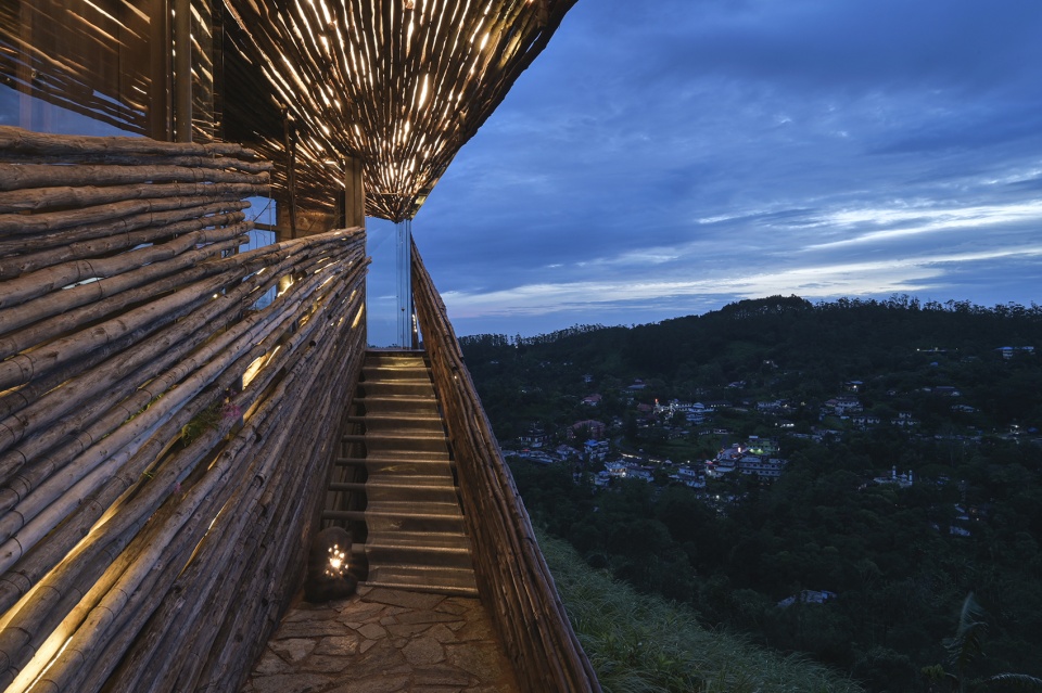 the ledge house by wallmakers