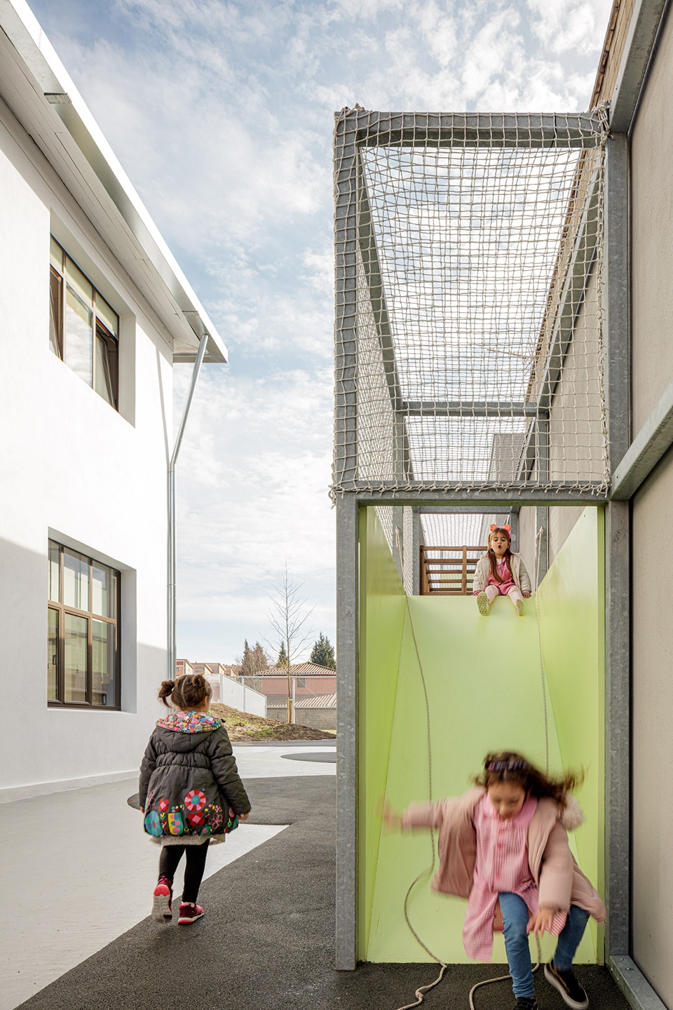 san antonio school playground by ele arkitektura