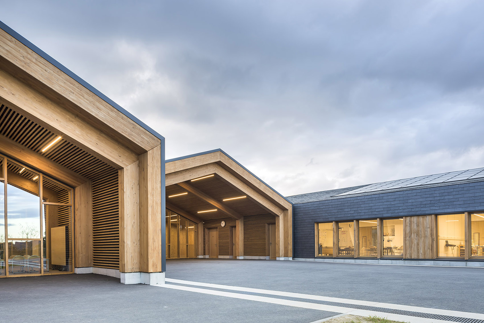 Les Coteaux FLeuris School by HEMAA Architectes 谷德设计网