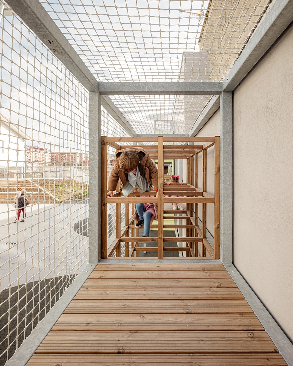 san antonio school playground by ele arkitektura