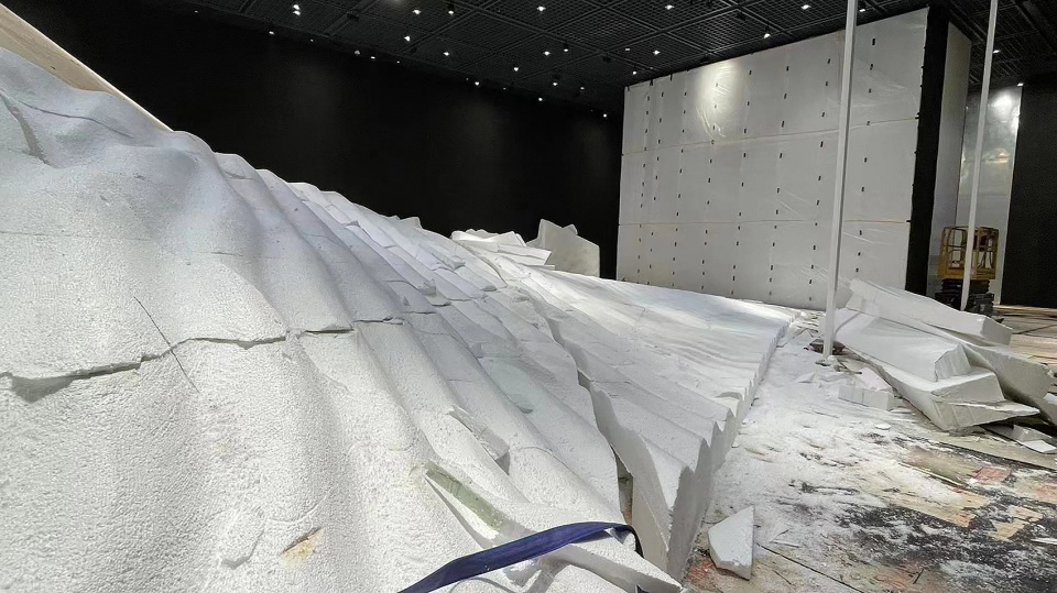 spatial design for wu jianan solo exhibition the huge sand dunes are the bed of the sea china by pills architects