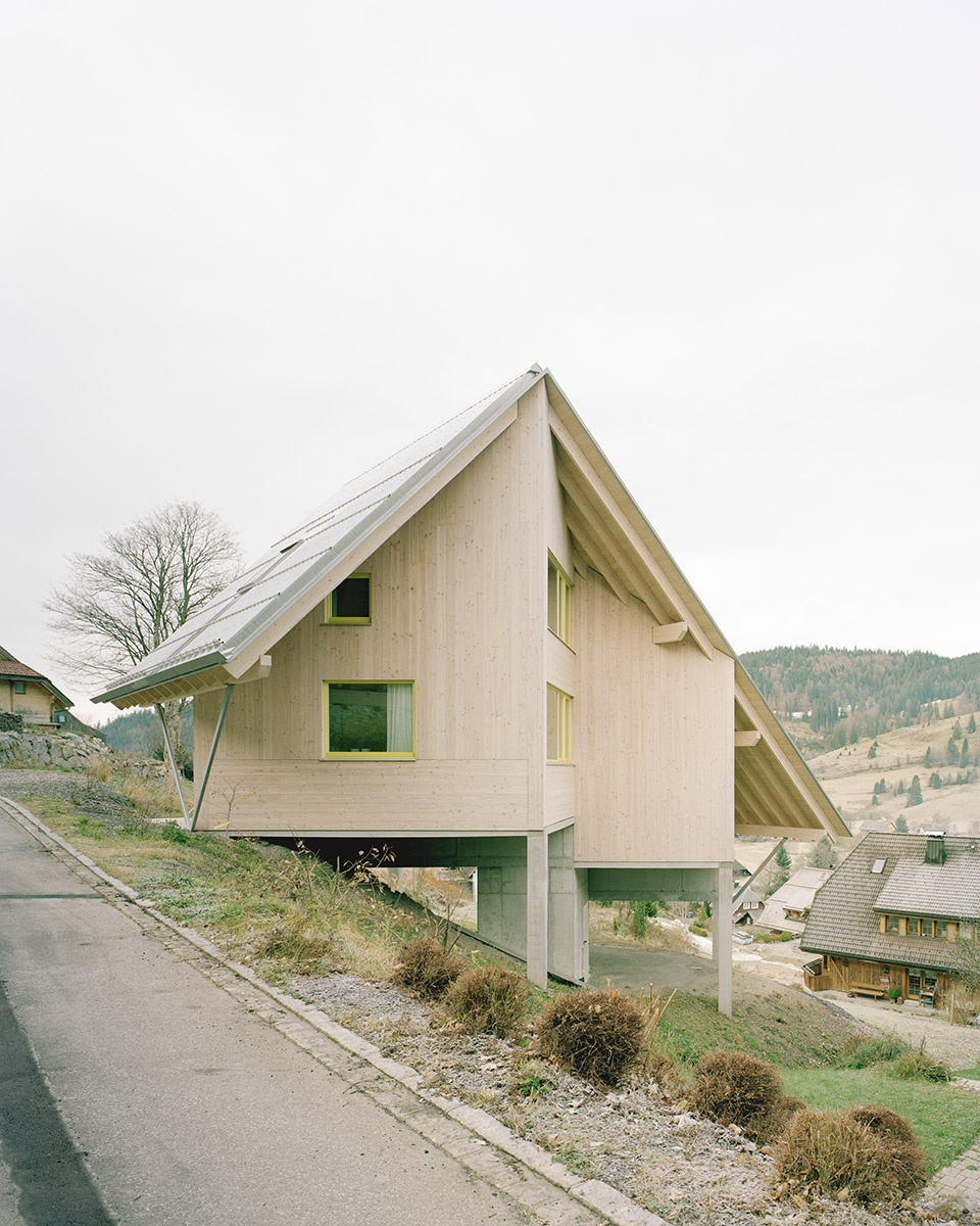 House on a Hill AMUNT