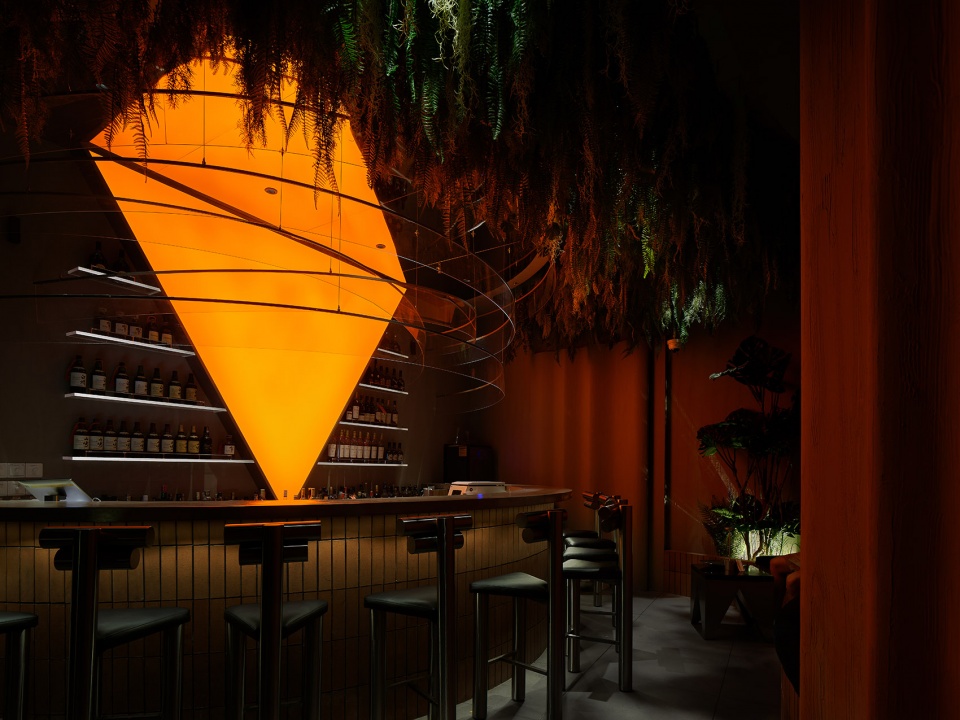 Parallel Universe 1989 Whisky Bar China by ZooCN Lab
