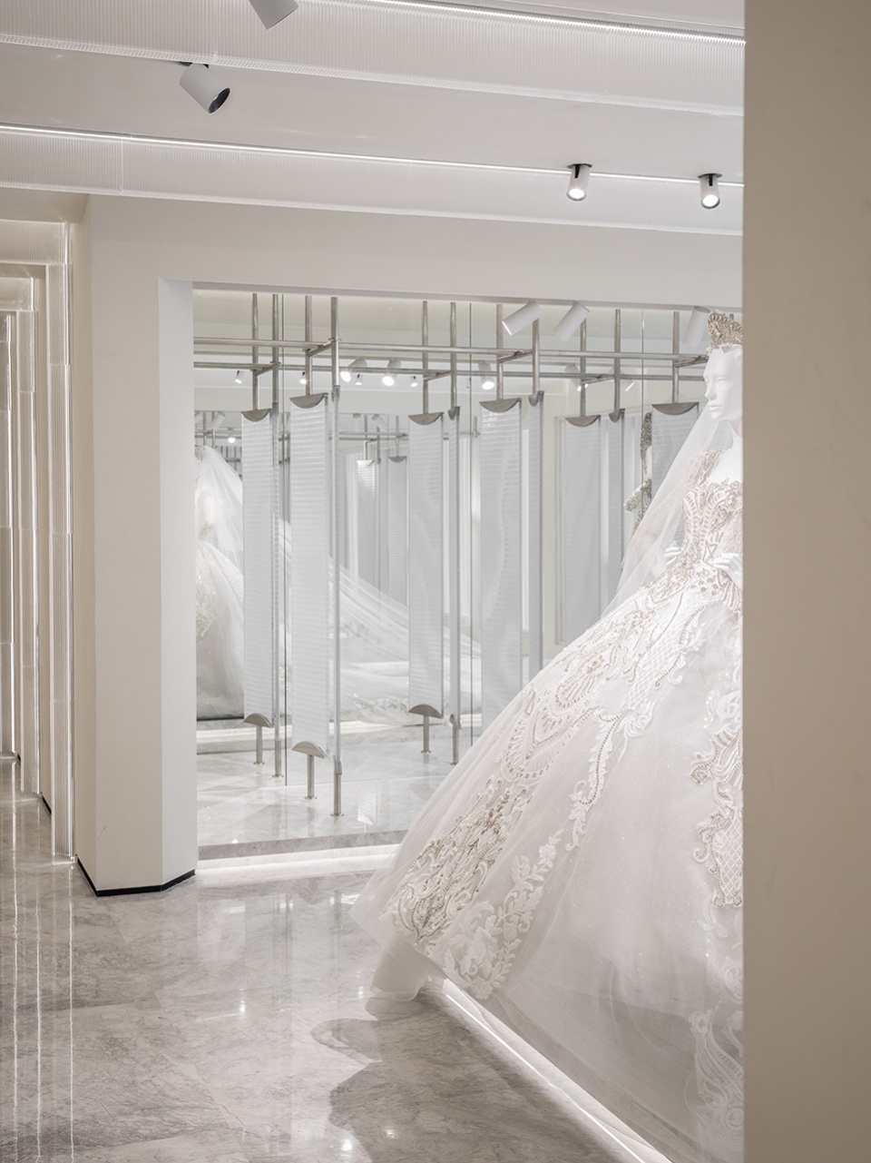 manlibridal by water team design