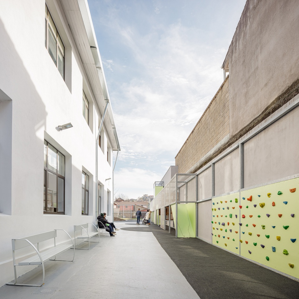 san antonio school playground by ele arkitektura
