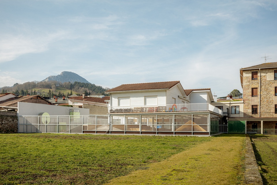 san antonio school playground by ele arkitektura