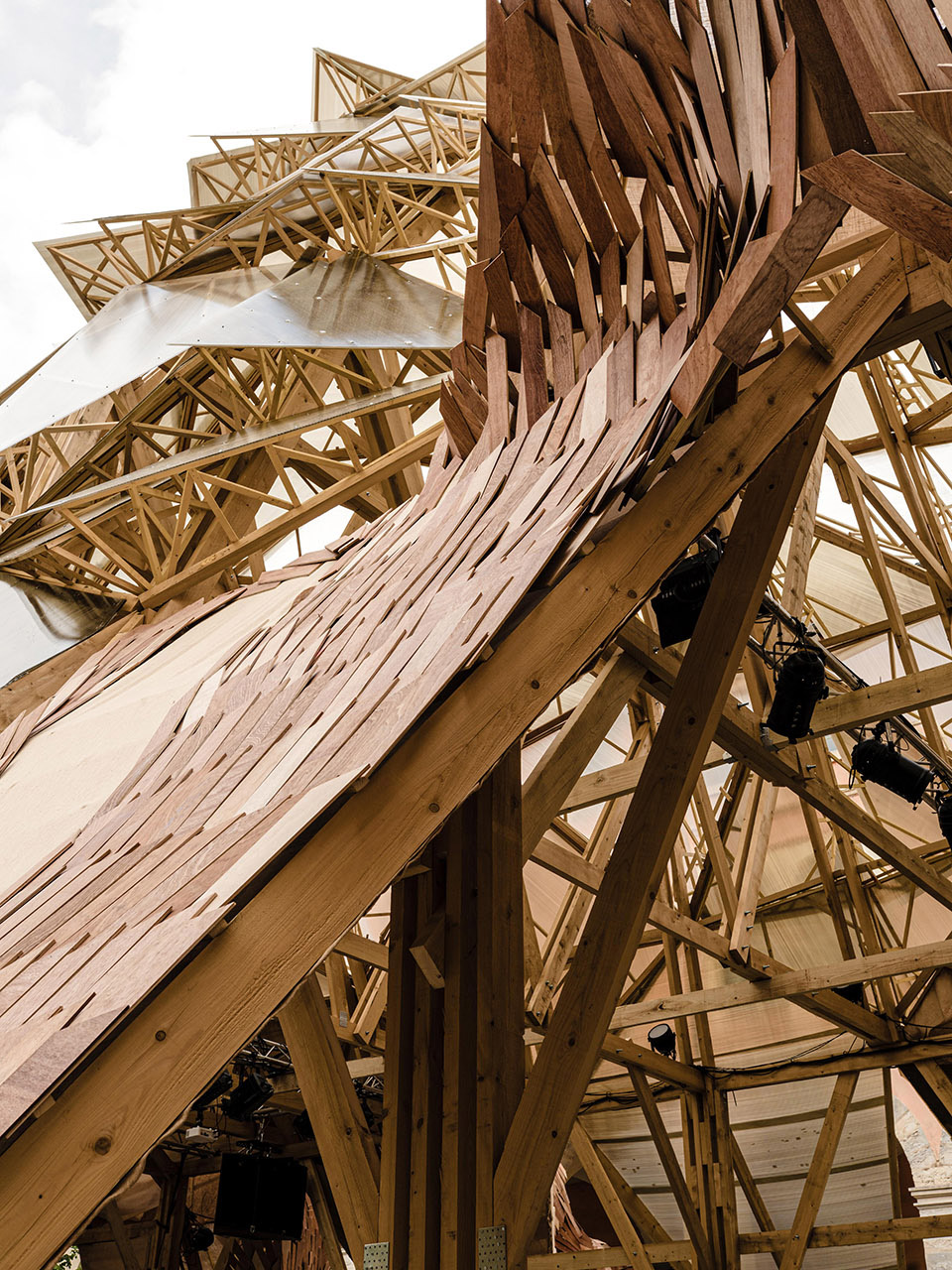 Le Kraken Installation by UV LAB 1