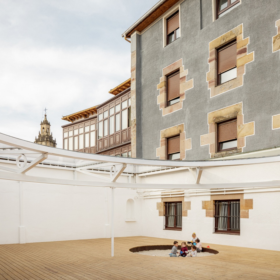 san antonio school playground by ele arkitektura
