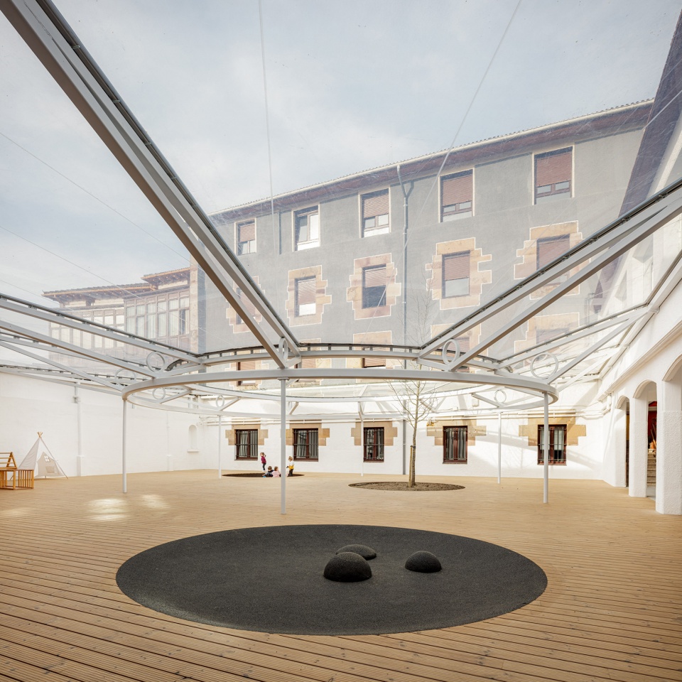 san antonio school playground by ele arkitektura