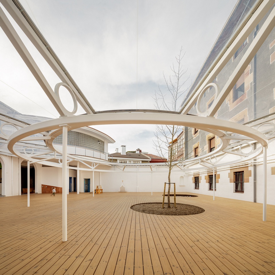 san antonio school playground by ele arkitektura