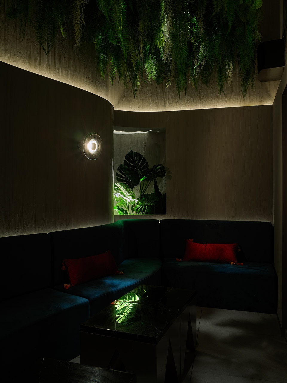 Parallel Universe 1989 Whisky Bar China by ZooCN Lab