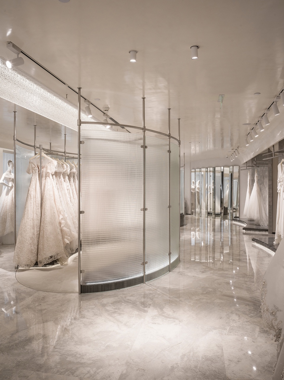 manlibridal by water team design
