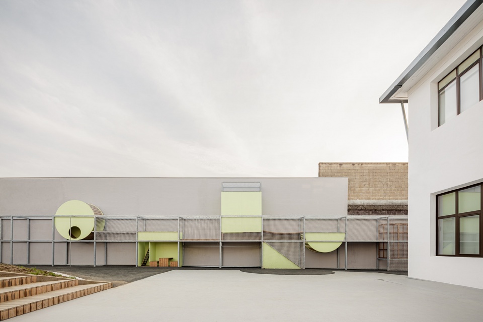 san antonio school playground by ele arkitektura