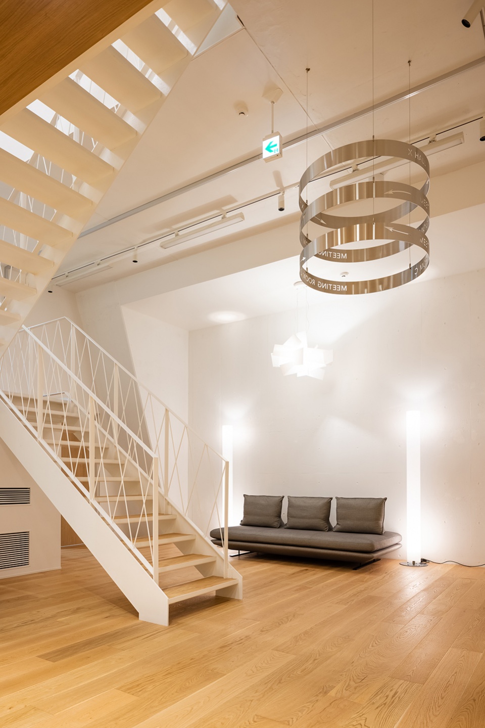 x office by t2p architects office