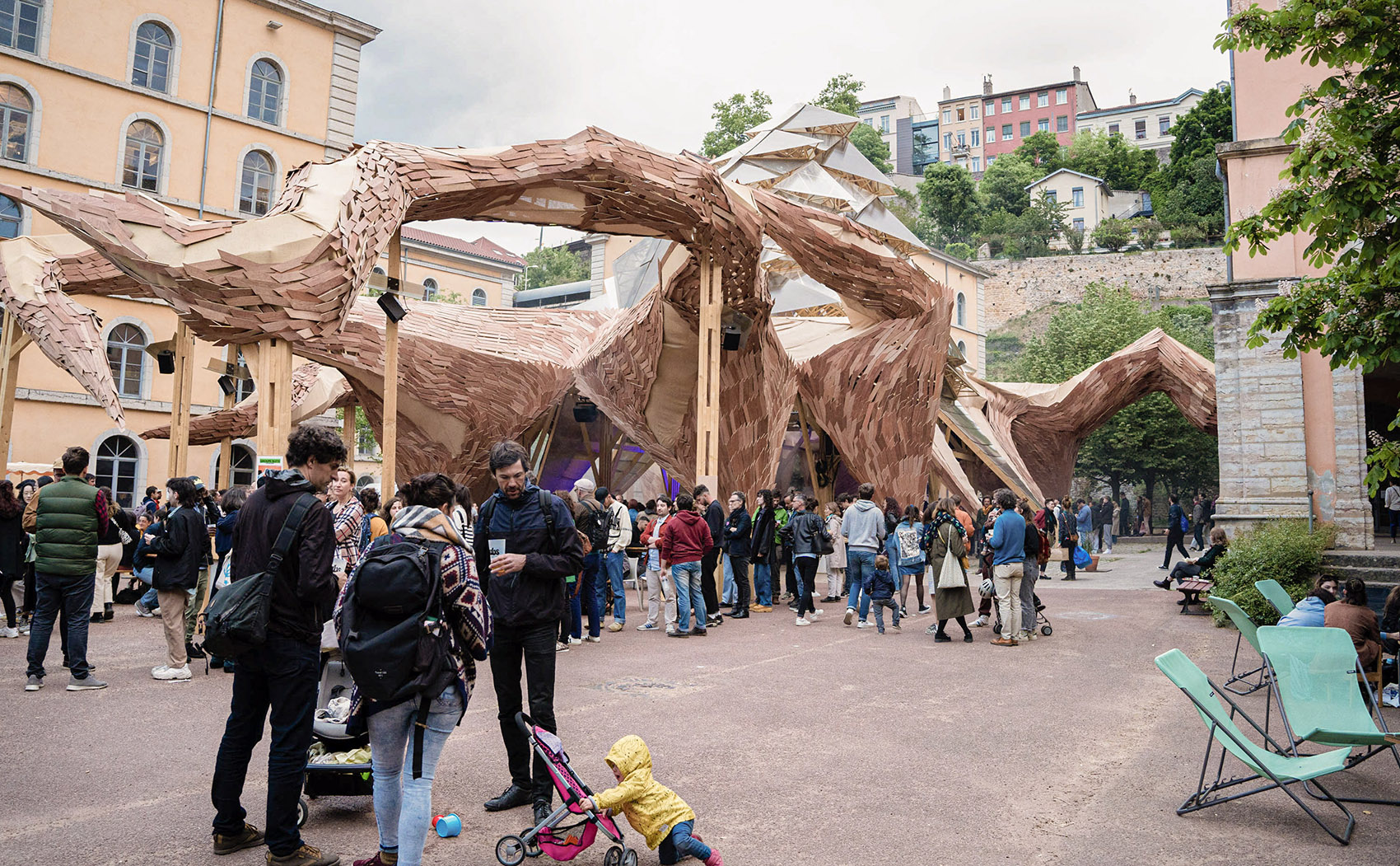 Le Kraken Installation by UV LAB