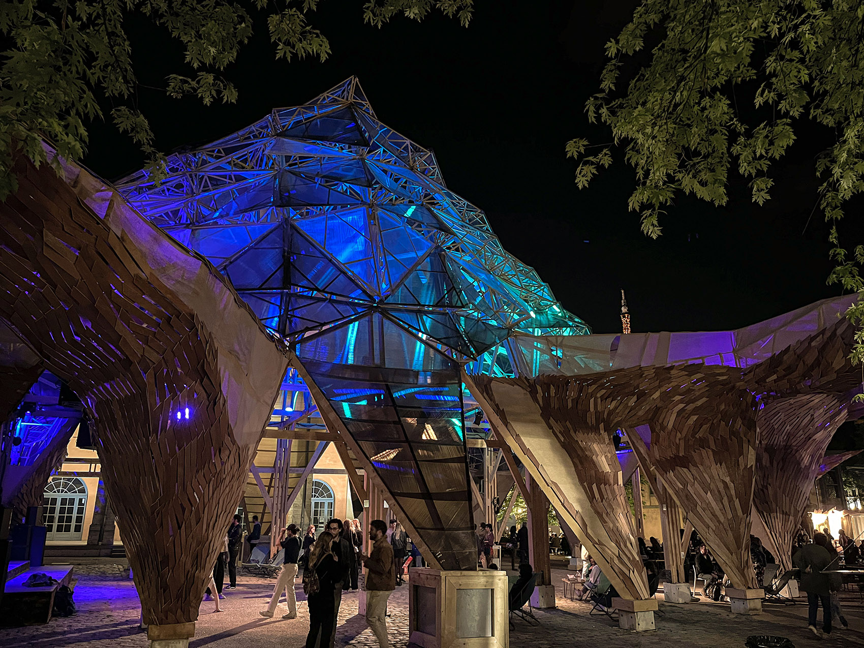 Le Kraken Installation by UV LAB