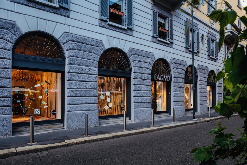 ceramiche ragno showroom milan by benedetta tagliabue embt architects