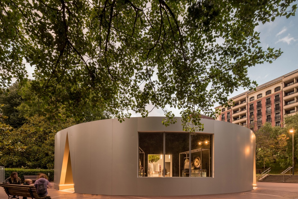 Mandala Lab by EXTUDIO ENORME Studio