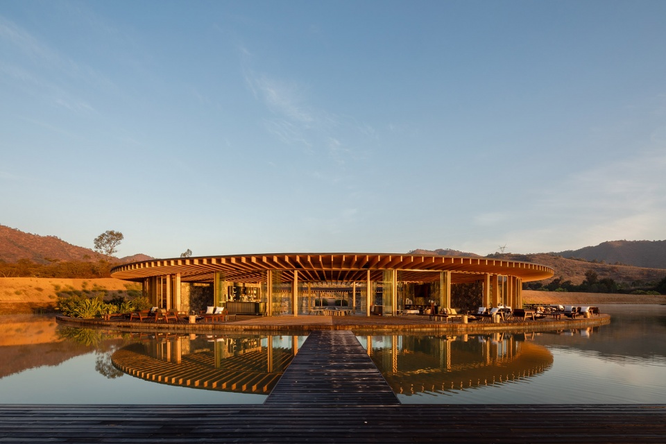 Valle San Nicolás – Clubhouse by Sordo Madaleno
