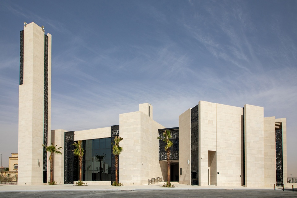 Masjed Almajed Endowments Muhammed bin Abdullah bin Ibrahim Almajed by Alsoliman Real Estate Co