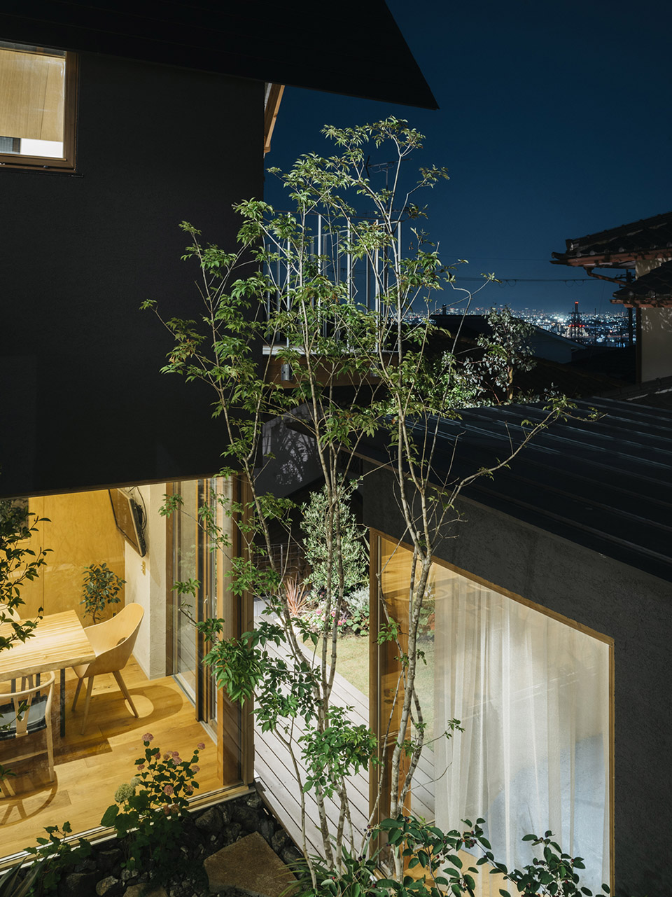 Nightingale House by Atsushi Kawanishi Architects 谷德设计网
