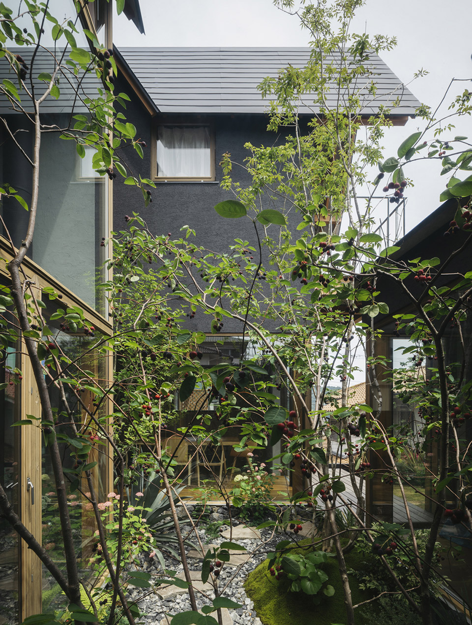 Nightingale House by Atsushi Kawanishi Architects 谷德设计网