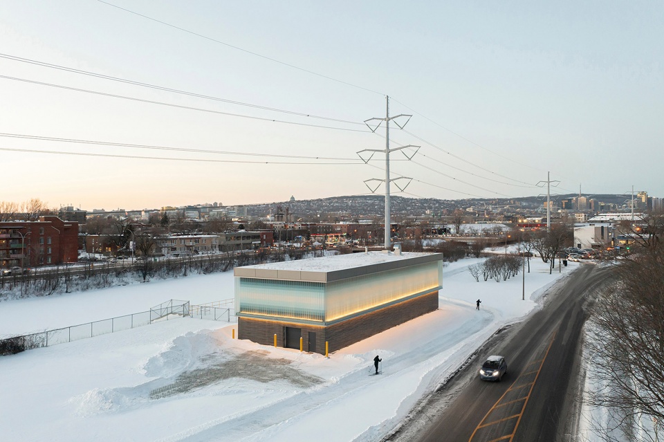 prise deau canal de laqueduc montreal by smith vigeant architects