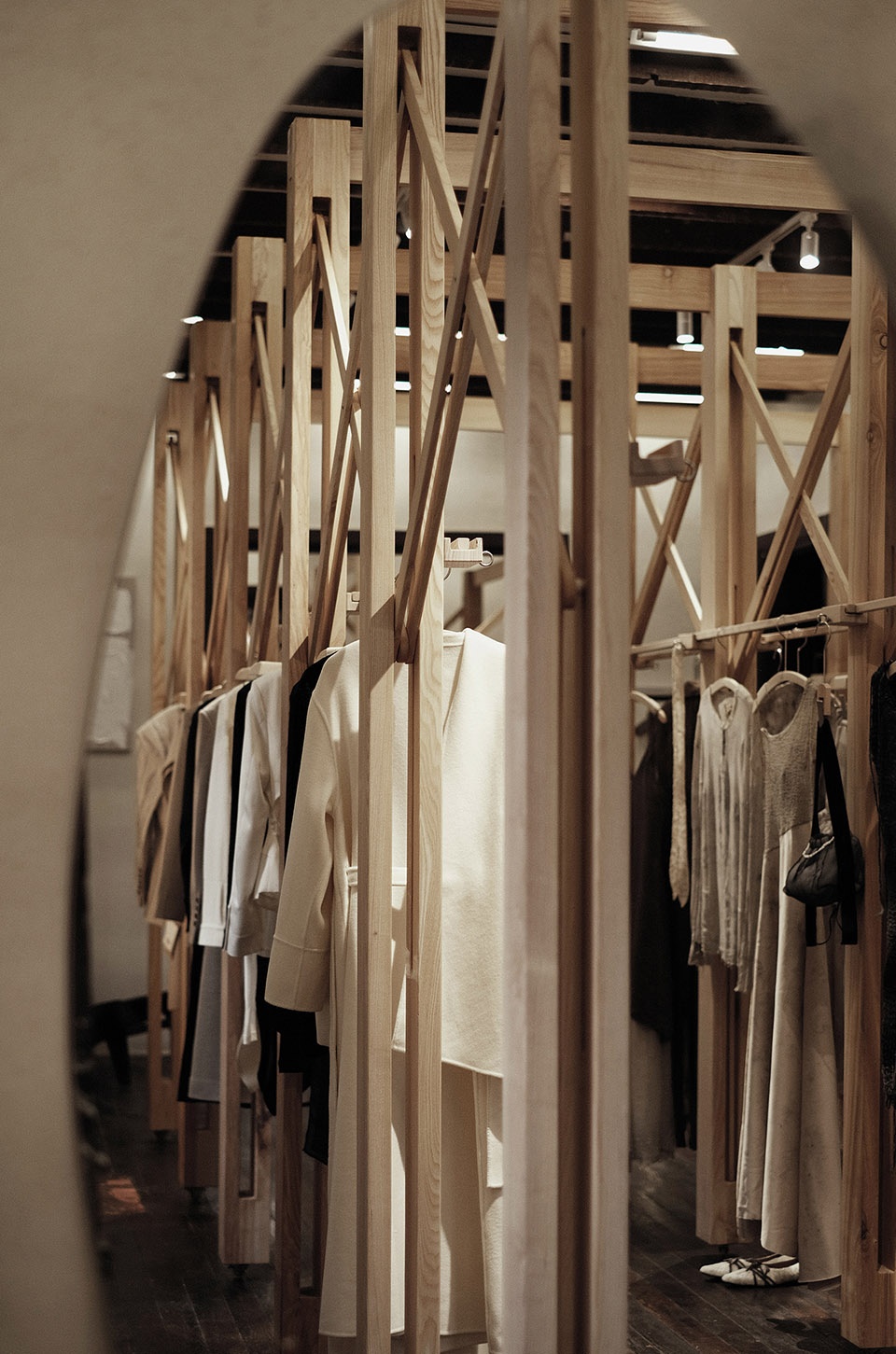 q factor store shanghai by rengarch