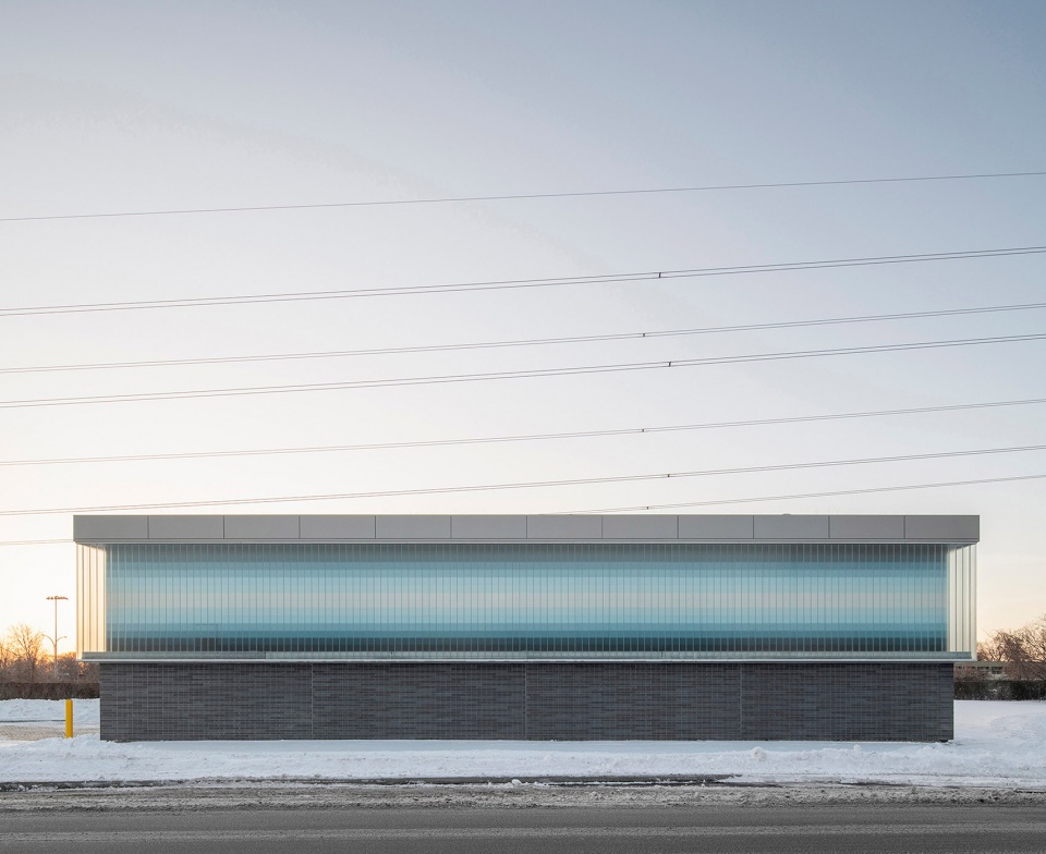 prise deau canal de laqueduc montreal by smith vigeant architects