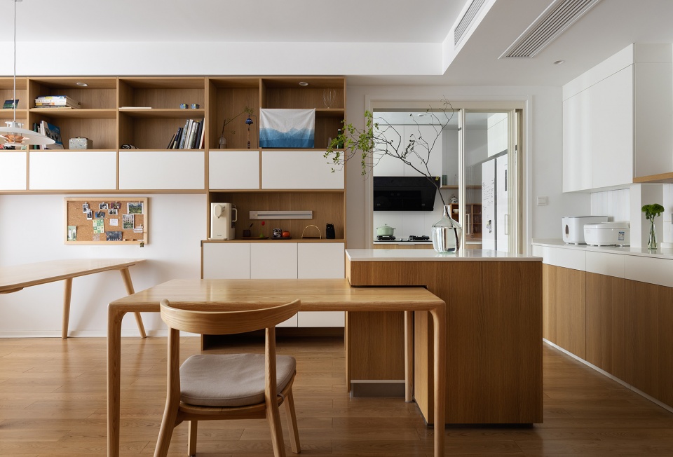 Home of the Landscape Architect China by Dream Cat Interior Design