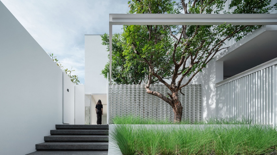 VEIL HOUSE by Ayutt and Associates design