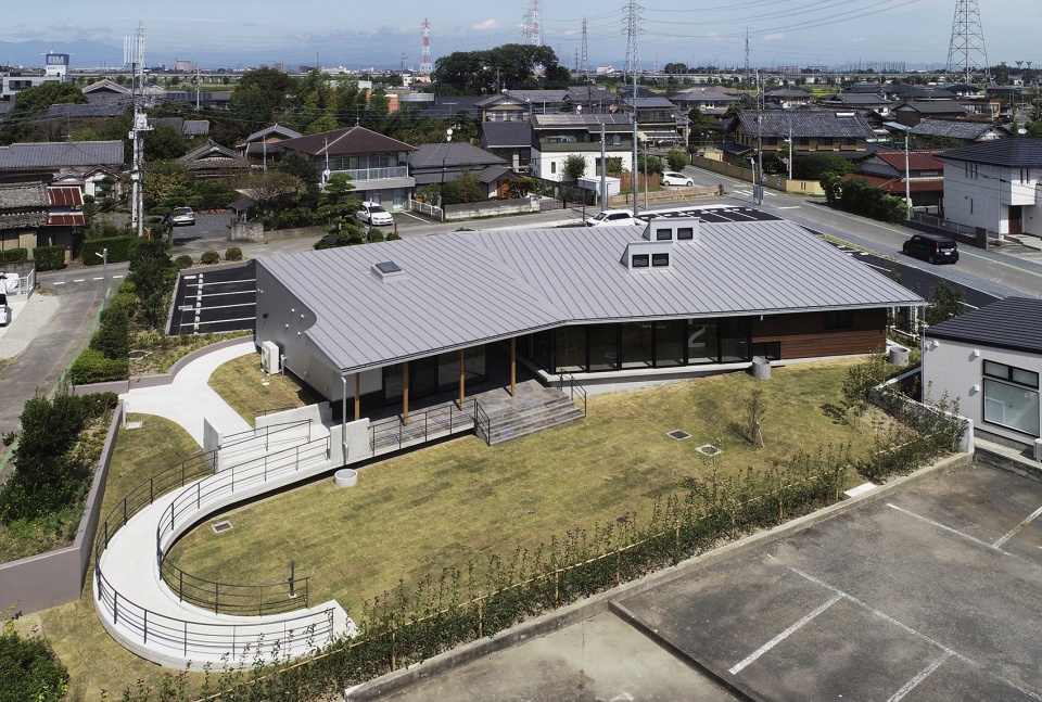 otsuka family clinic by sugawaradaisuke architects
