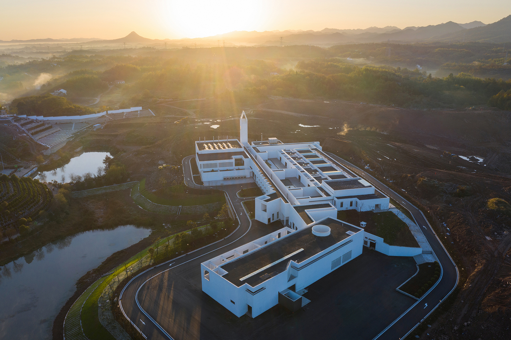 Huoshan County Mortuary, China by Hefei University of Technology Design