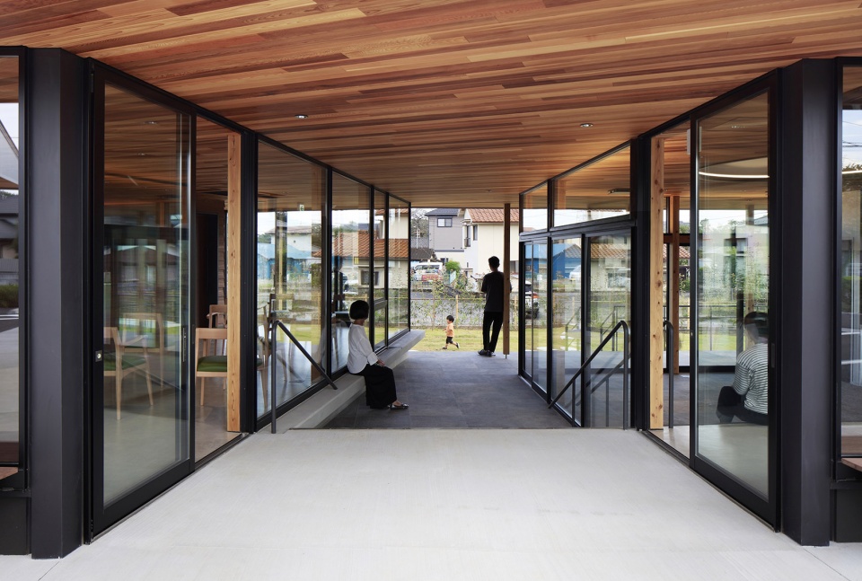 otsuka family clinic by sugawaradaisuke architects