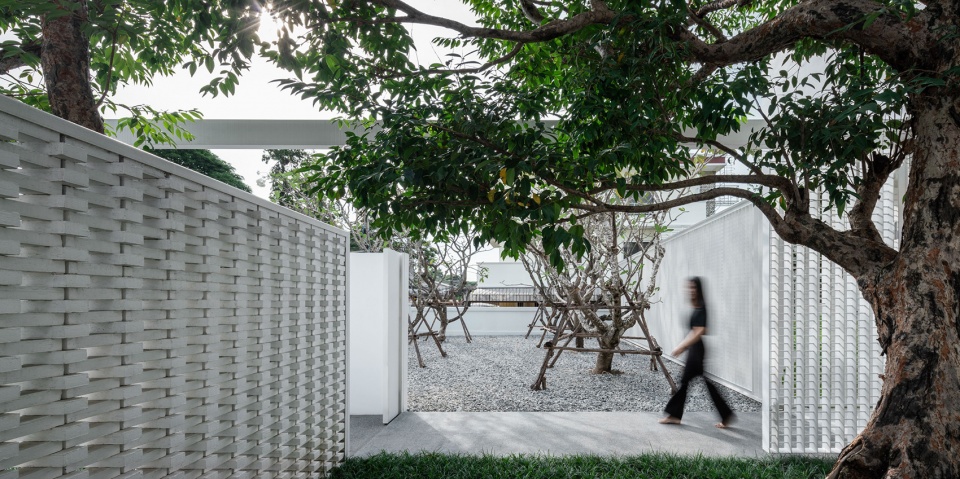 VEIL HOUSE by Ayutt and Associates design