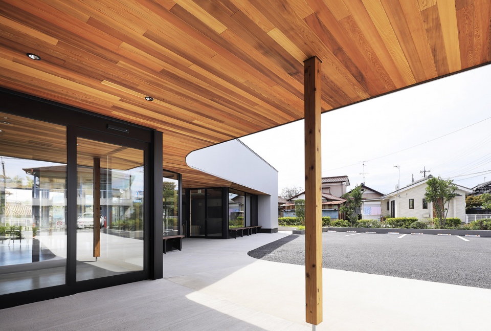 otsuka family clinic by sugawaradaisuke architects