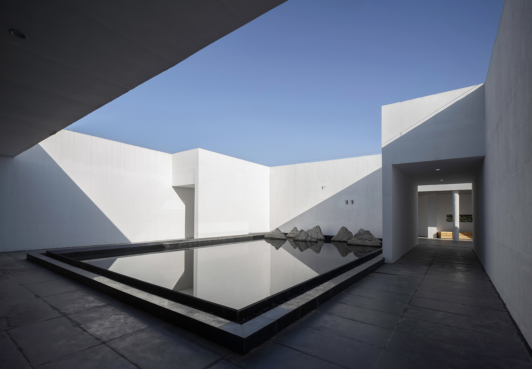 Huoshan County Mortuary, China by Hefei University of Technology Design