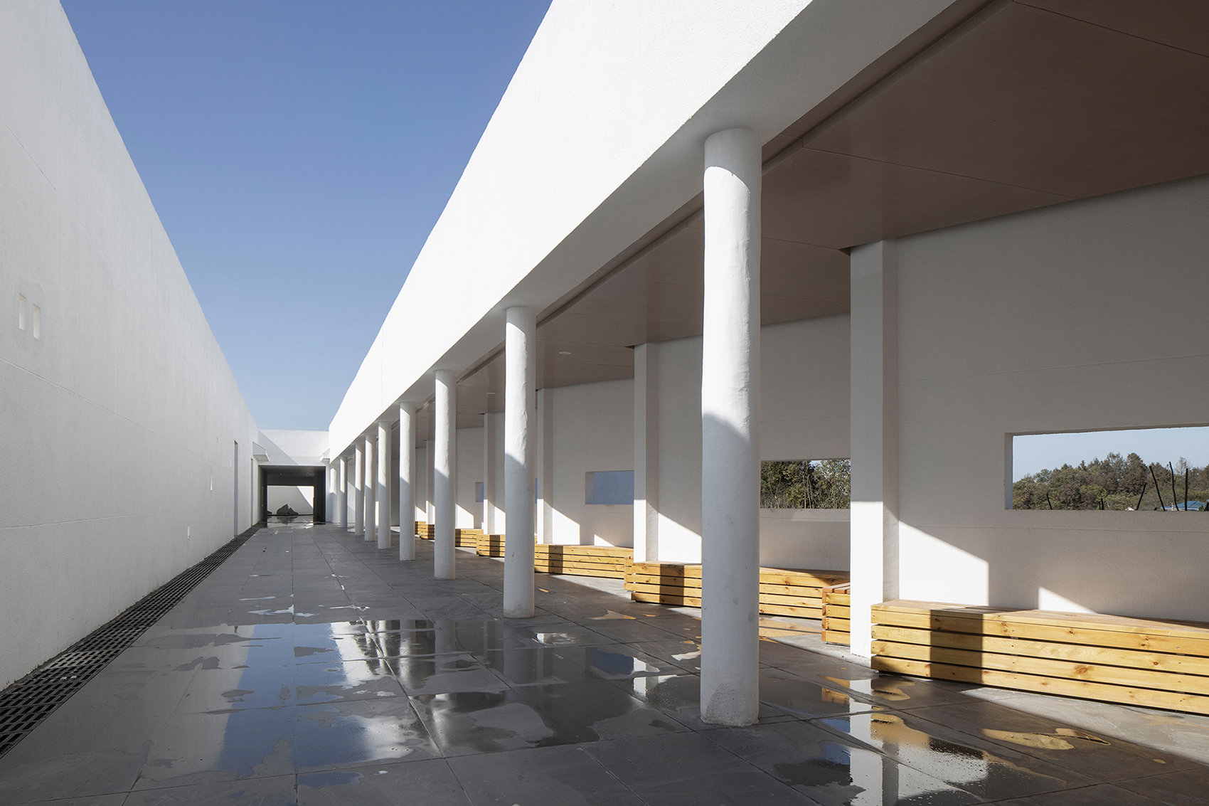Huoshan County Mortuary, China by Hefei University of Technology Design