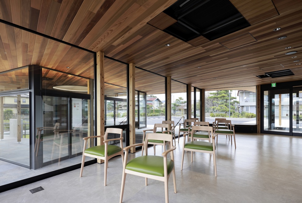 otsuka family clinic by sugawaradaisuke architects