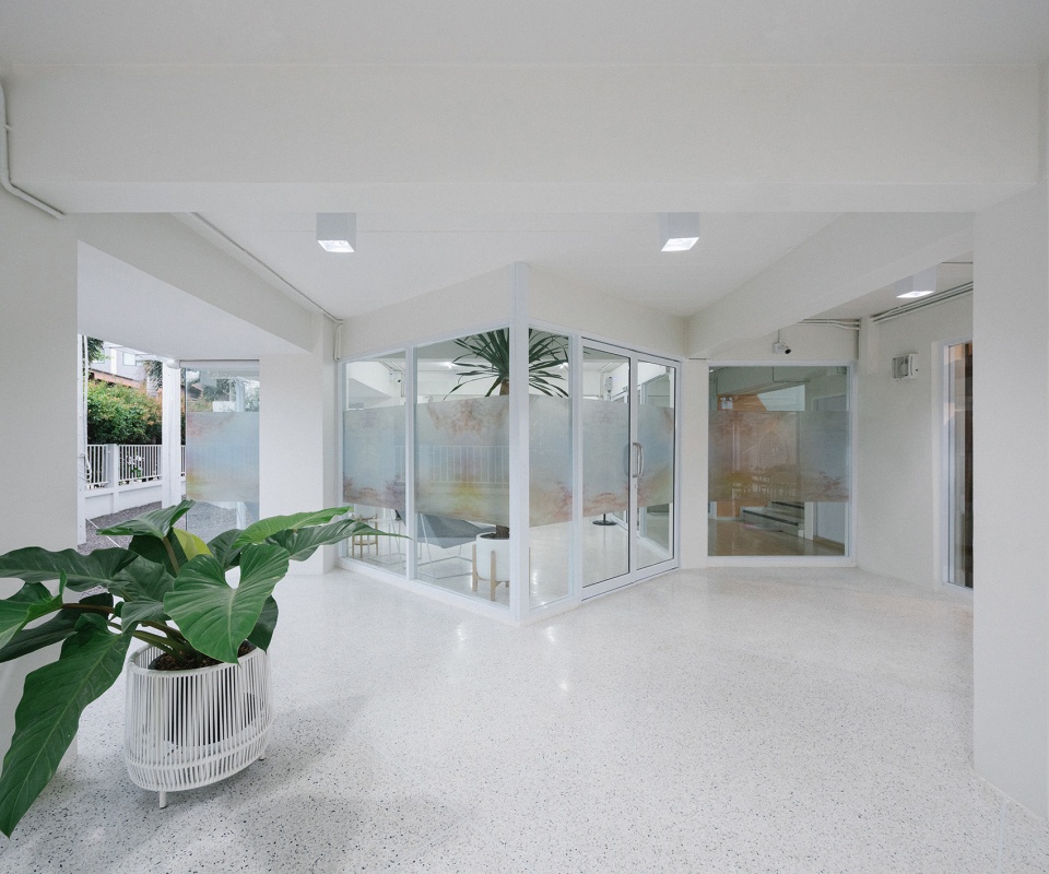 P NG Mansion by LANG GUY Architects