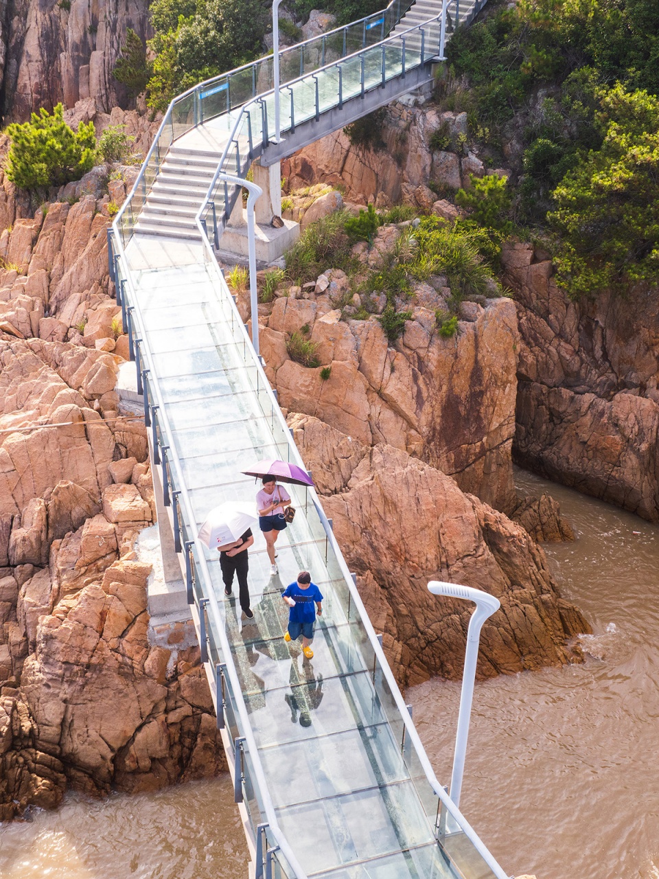 ningbo songlan mountain resort glass walkway by shanghai chidi studio