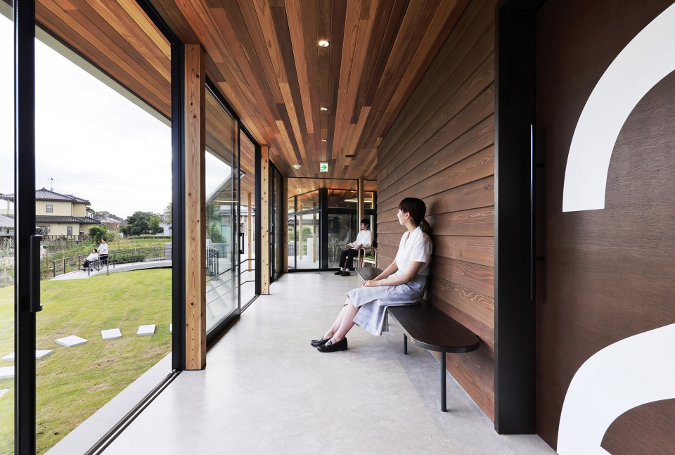 otsuka family clinic by sugawaradaisuke architects