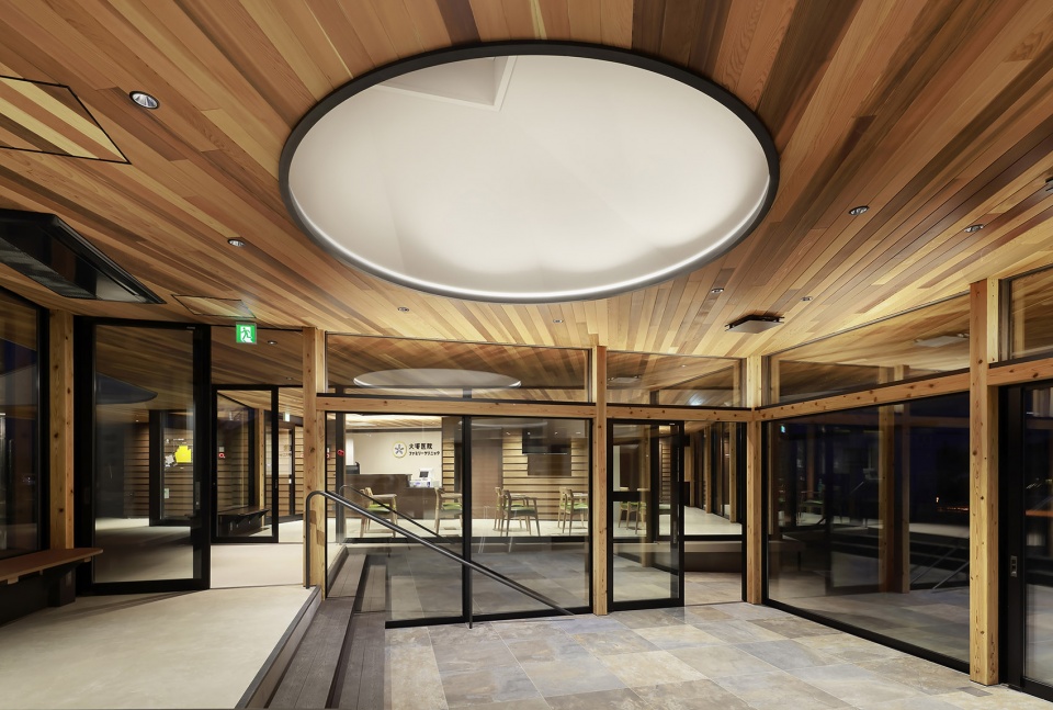 otsuka family clinic by sugawaradaisuke architects