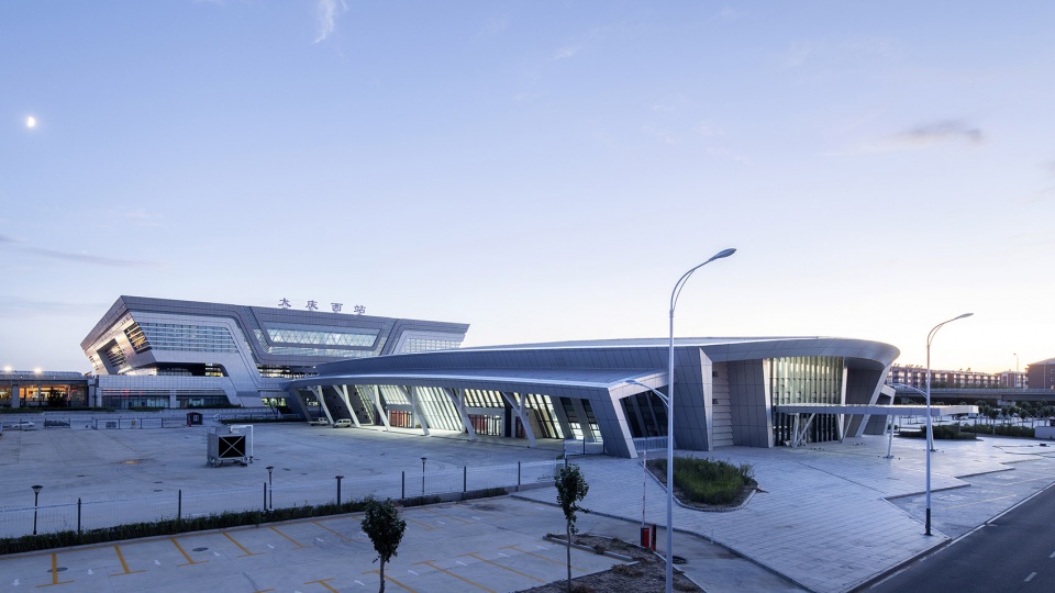 daqing west integrated highway passenger station by had architects studio a05