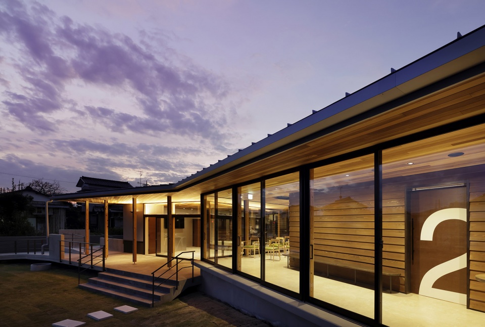 otsuka family clinic by sugawaradaisuke architects