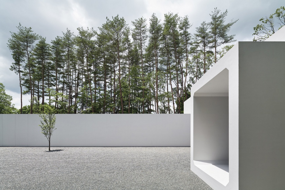 culvert guesthouse by nendo