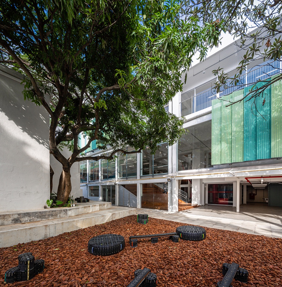 Camino School headquarters by Gusmao Otero Arquitetos Associados