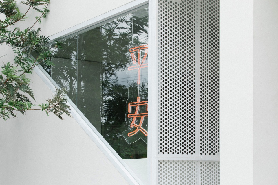 P NG Mansion by LANG GUY Architects