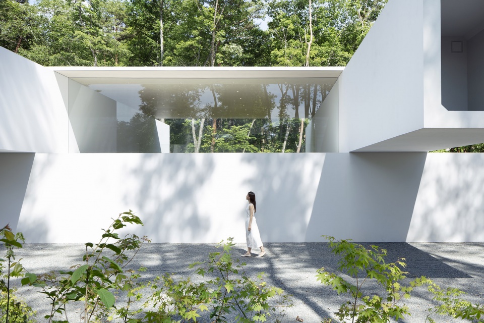 culvert guesthouse by nendo